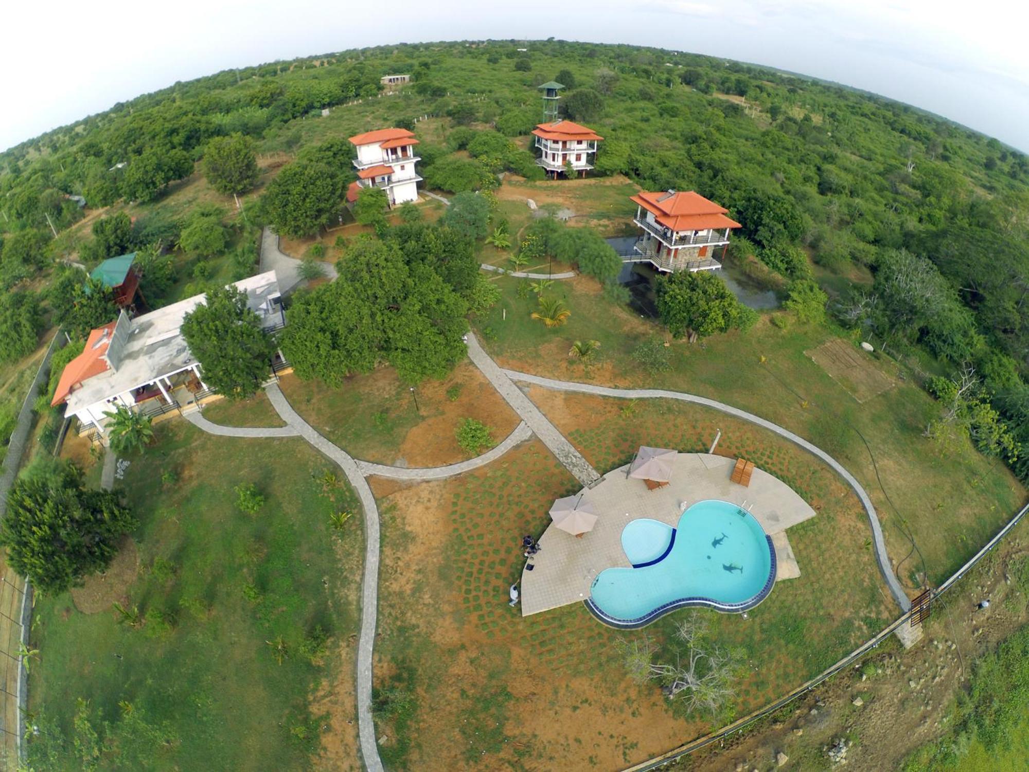 Lake Villa Resort Тиссамахарама Экстерьер фото