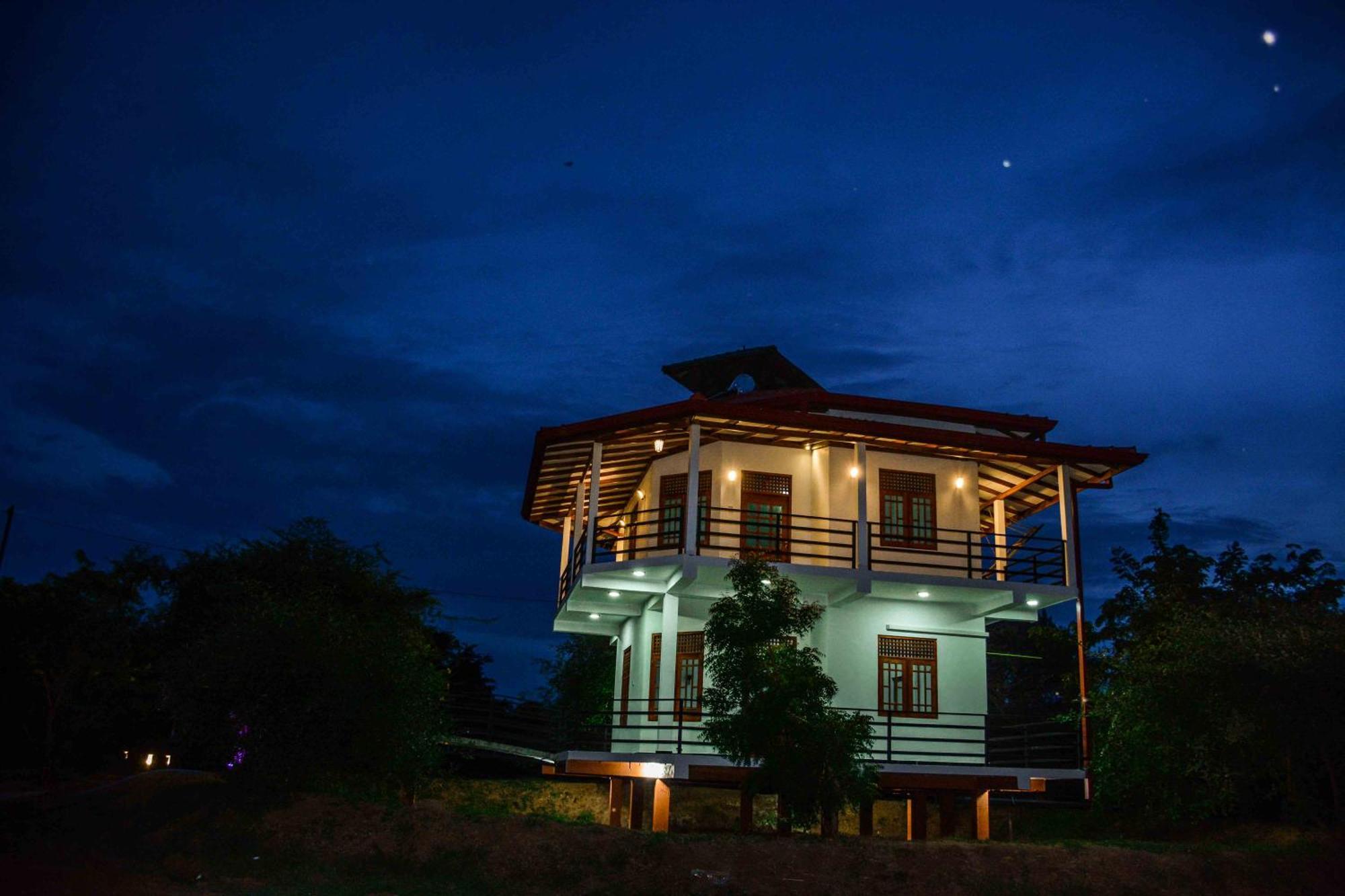Lake Villa Resort Тиссамахарама Экстерьер фото
